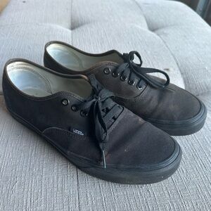 VANS AUTHENTIC - BLACK